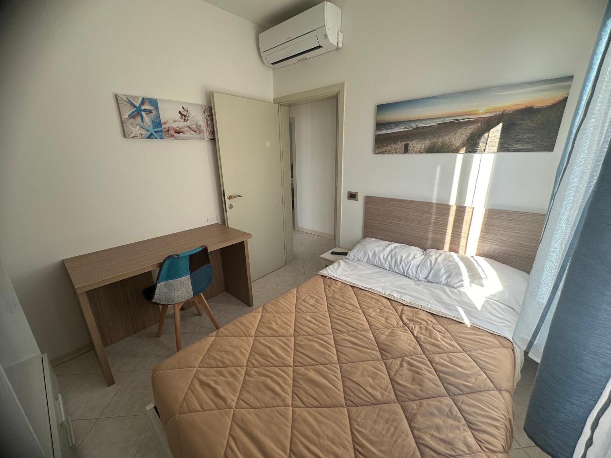 Beach House Holiday Apartments Rimini Exteriör bild