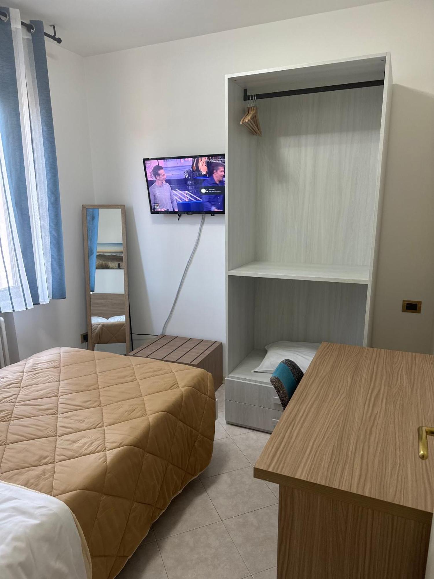 Beach House Holiday Apartments Rimini Exteriör bild