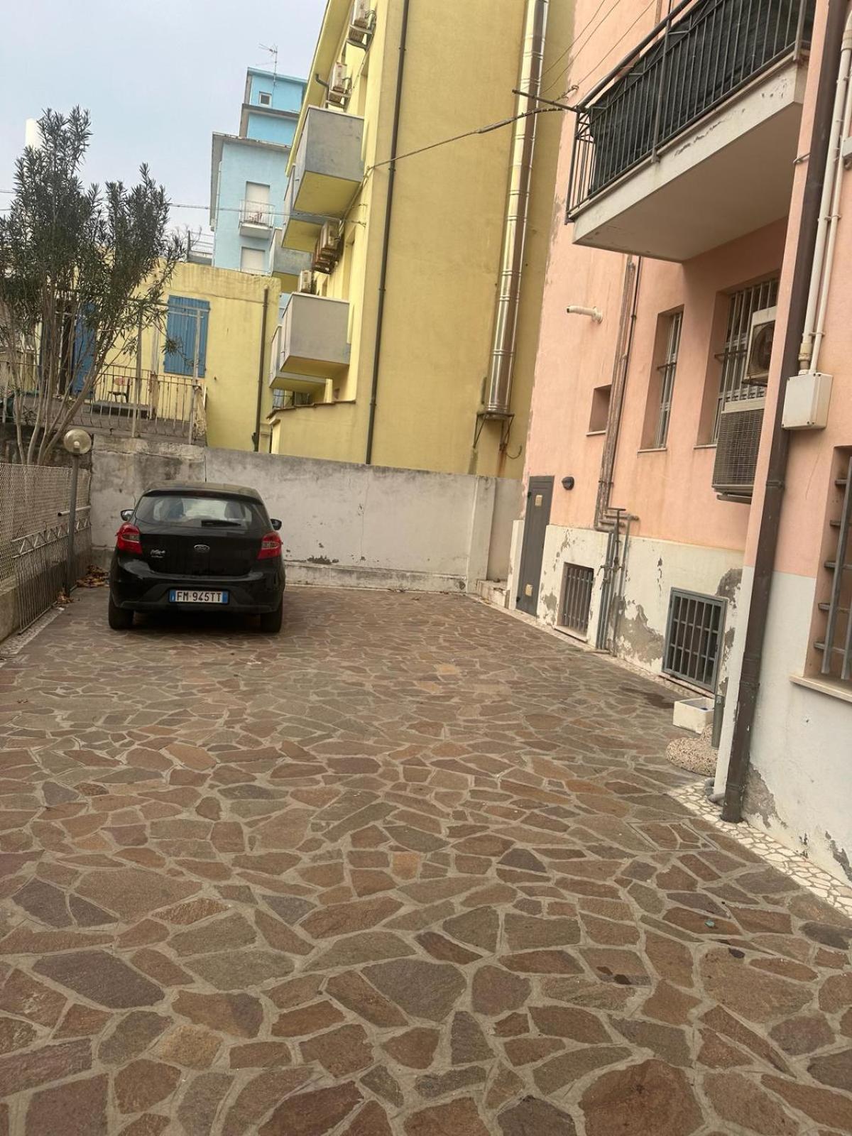 Beach House Holiday Apartments Rimini Exteriör bild