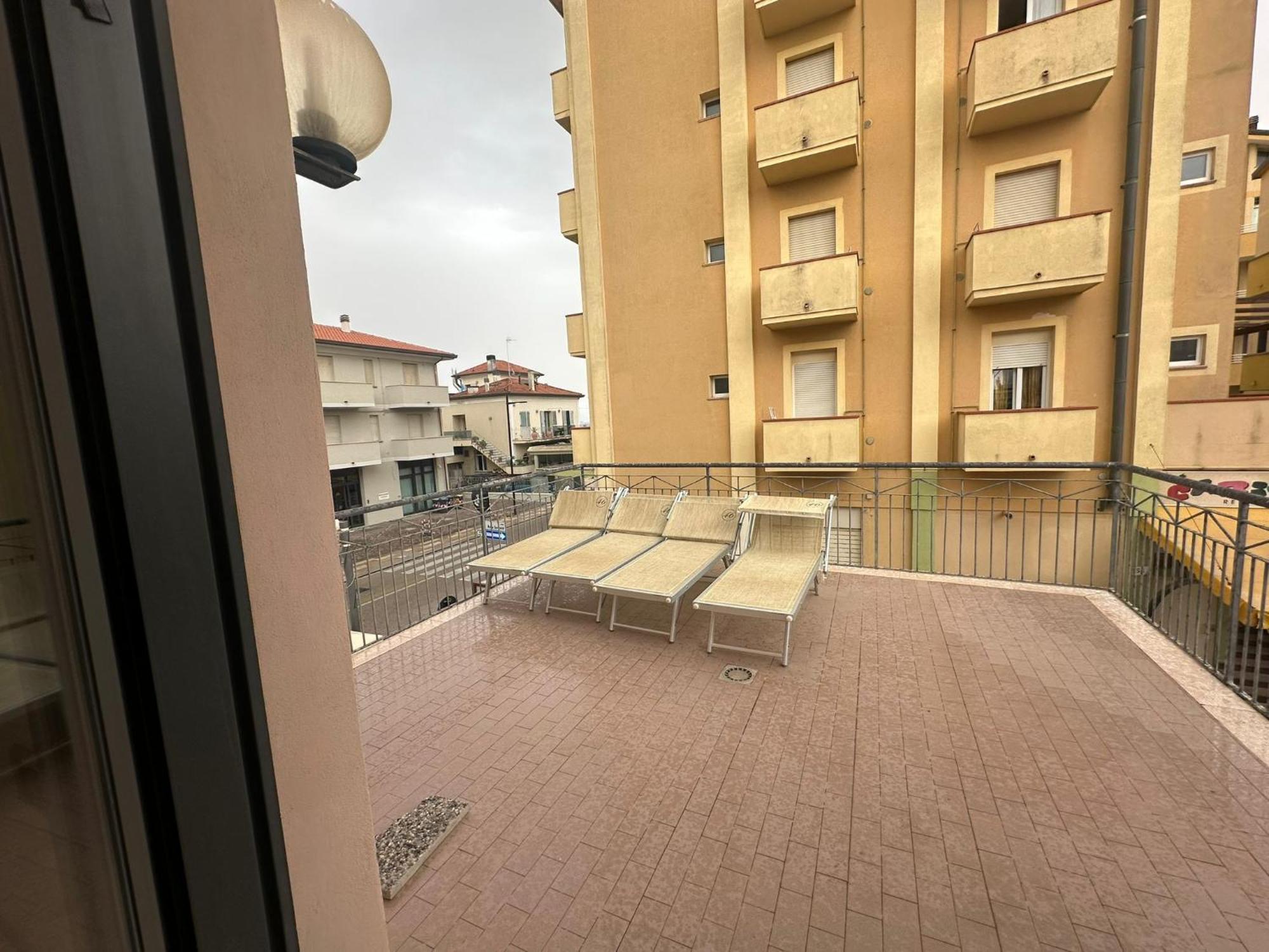 Beach House Holiday Apartments Rimini Exteriör bild