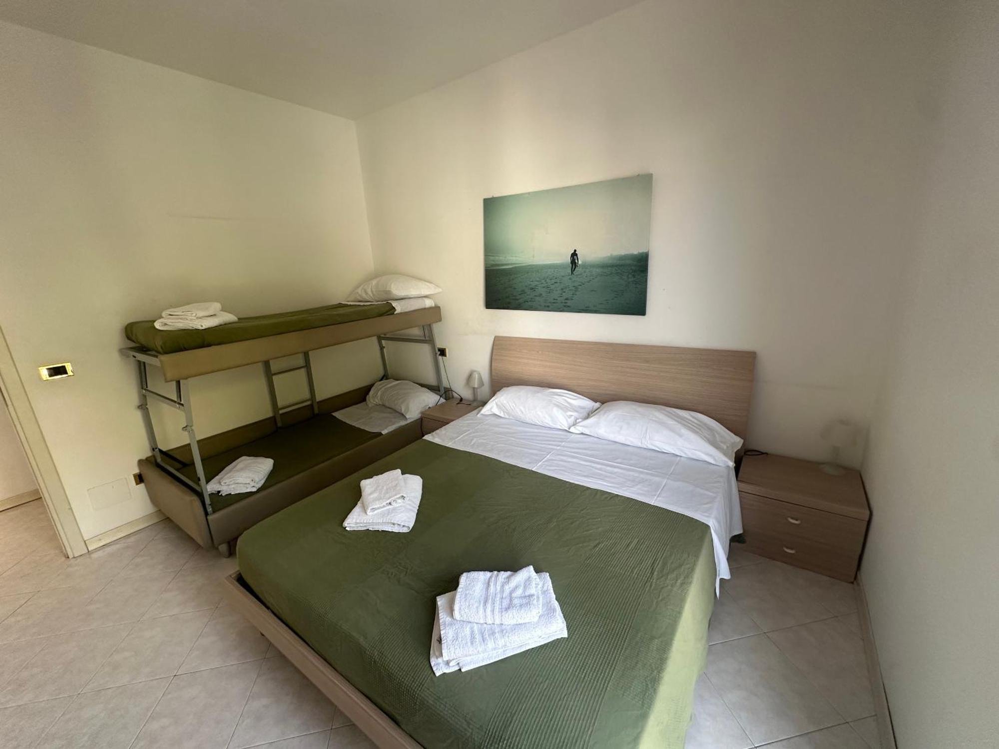 Beach House Holiday Apartments Rimini Exteriör bild